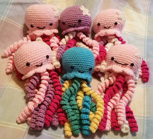 Häkel dir deine eigene Kuschelqualle
